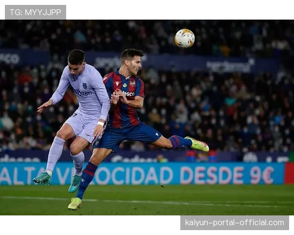 德容终结长达57场西甲进球荒 巴萨中场凌空垫射锁定胜局